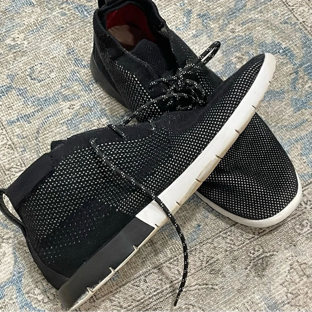 UGG Treadlite by UGG Australia Collection Mens Rare  Sneaker Both Size 12